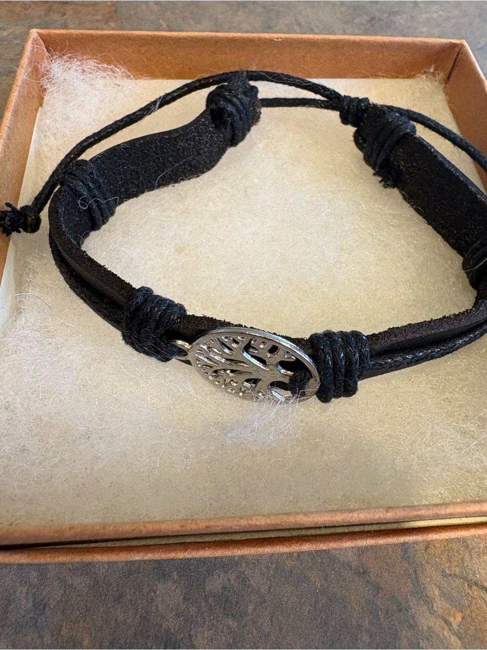 Men’s Leather Bracelet Tree of Life Charm
Never worn